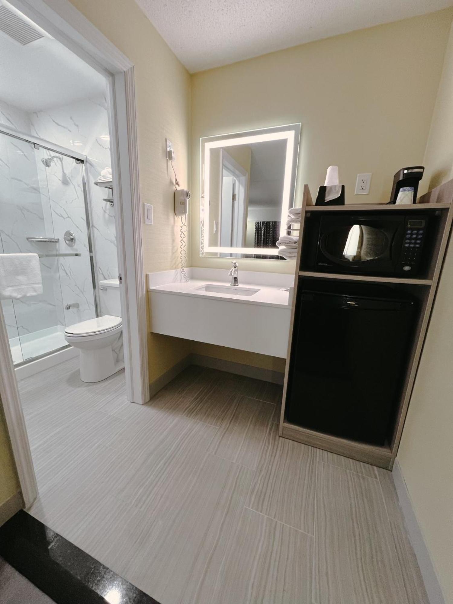 Travel Inn New Castle Airport Экстерьер фото