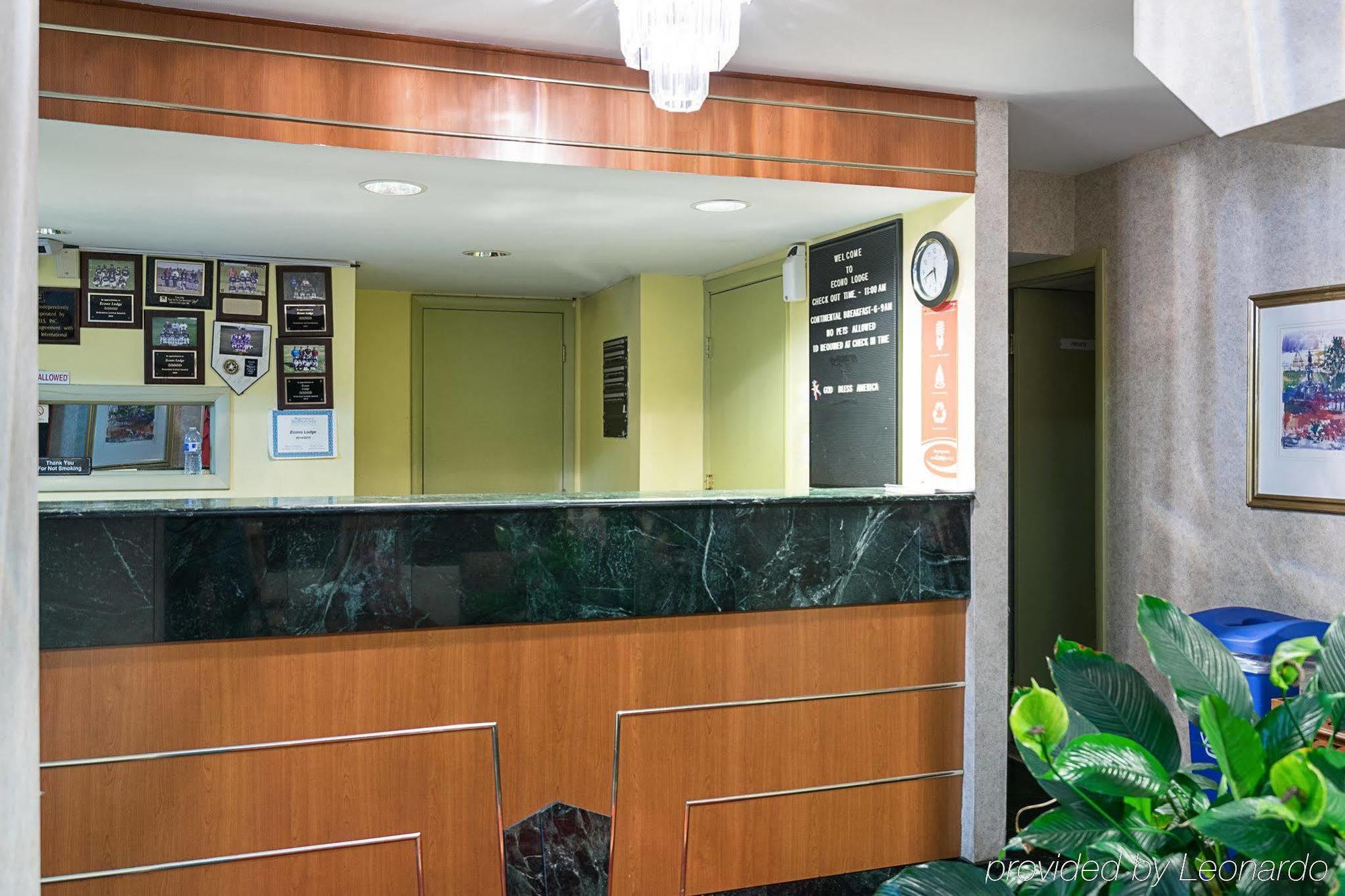 Travel Inn New Castle Airport Экстерьер фото