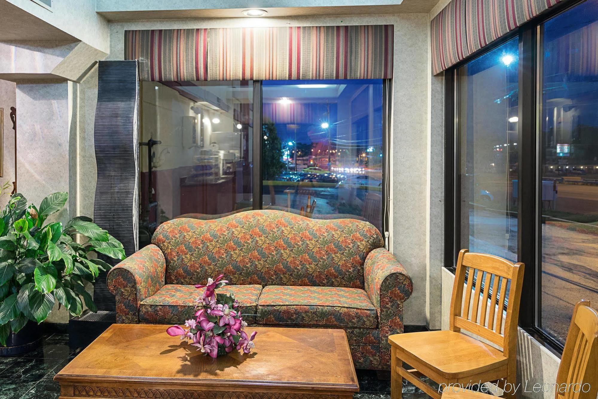 Travel Inn New Castle Airport Экстерьер фото