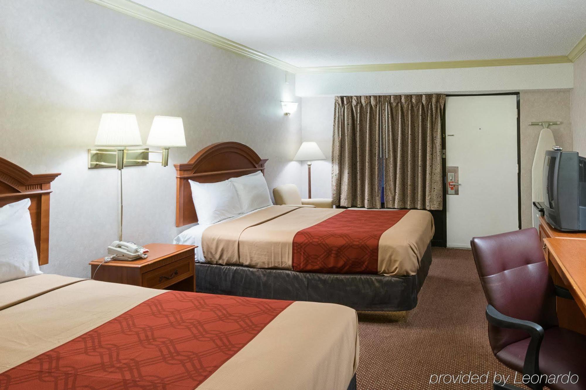 Travel Inn New Castle Airport Экстерьер фото