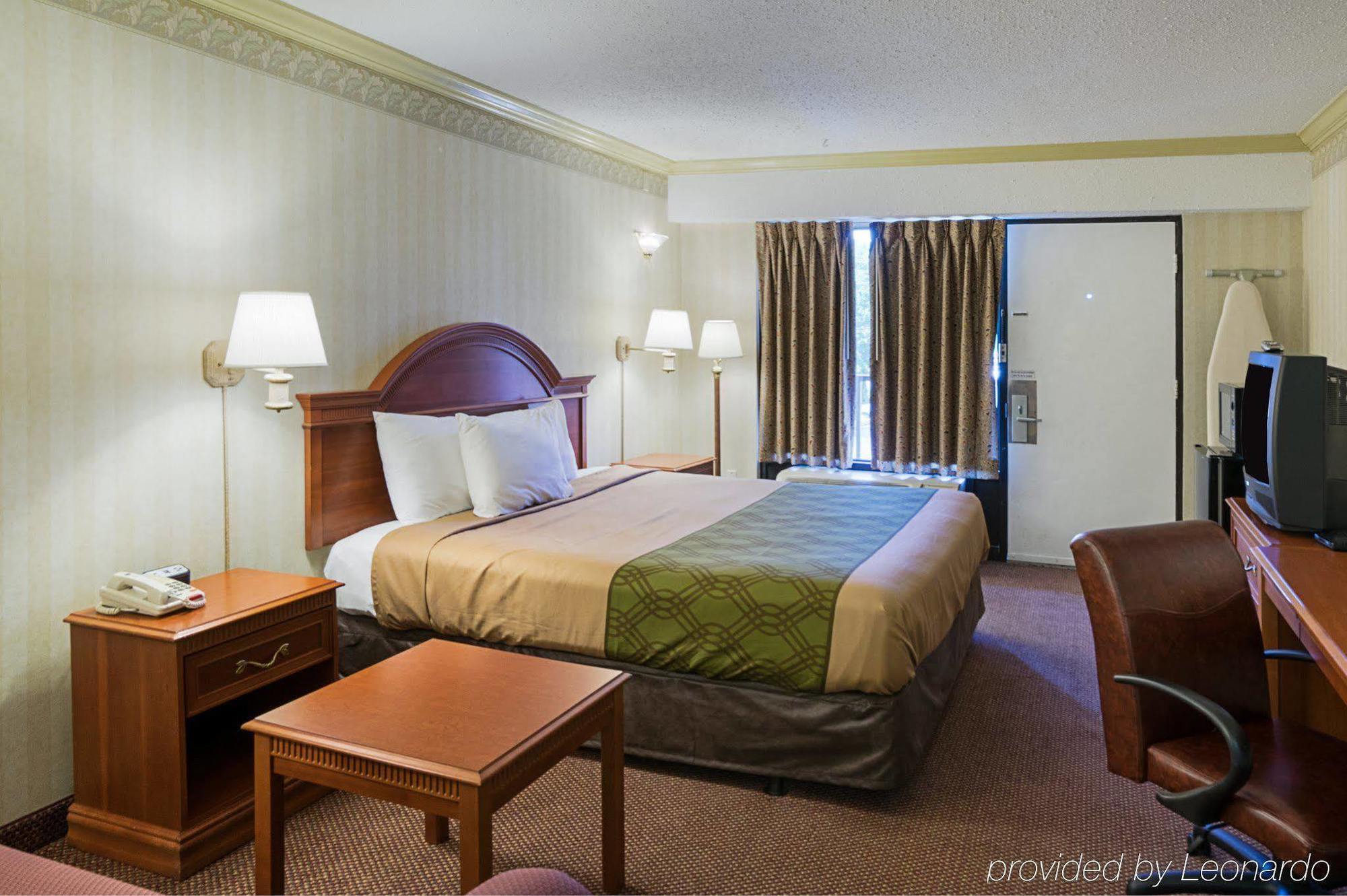 Travel Inn New Castle Airport Экстерьер фото